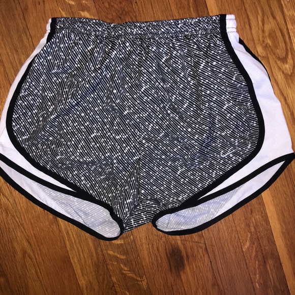Nike Pants - Nike tempo shorts